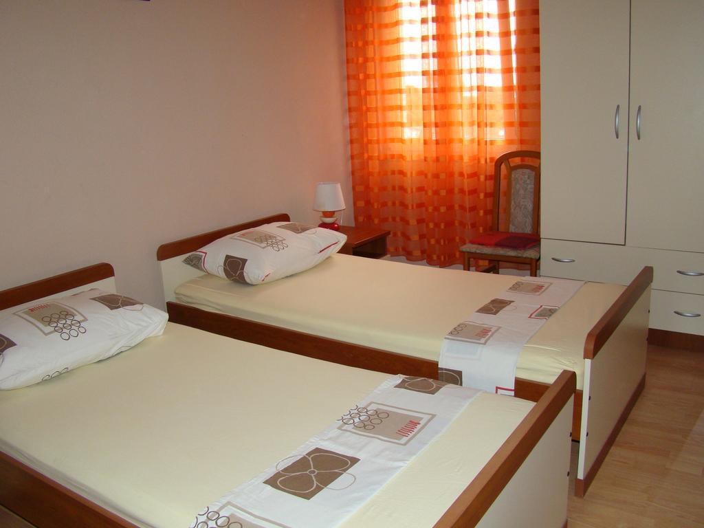 Apartments Buturic Sali Oda fotoğraf