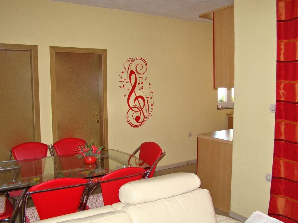 Apartments Buturic Sali Oda fotoğraf
